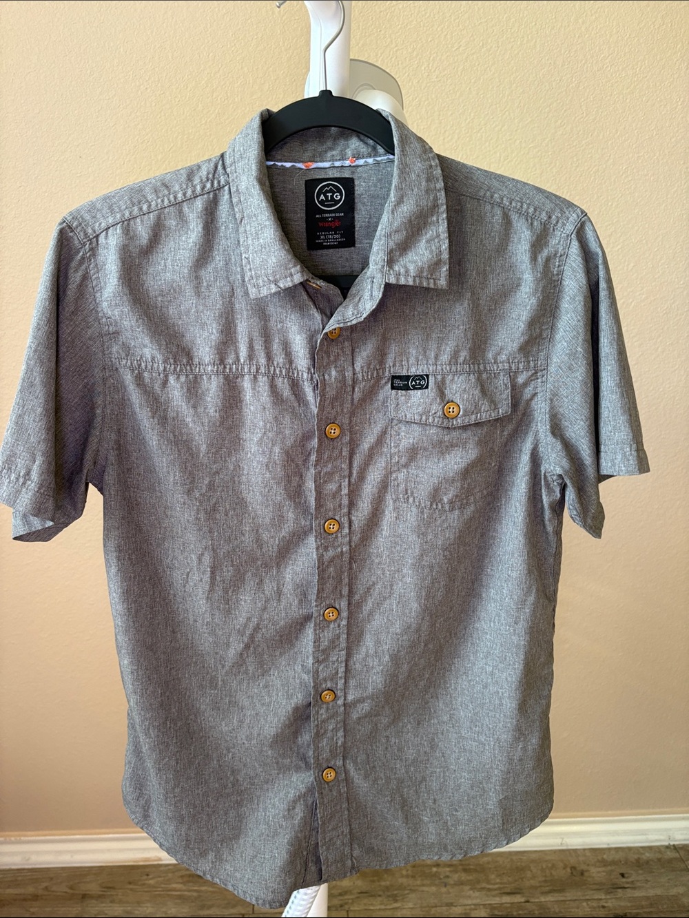 Wrangler Short-Sleeve Button-Down Shirt - Gray
